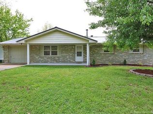 1843 Recardo Dr, Cape Girardeau, MO 63701