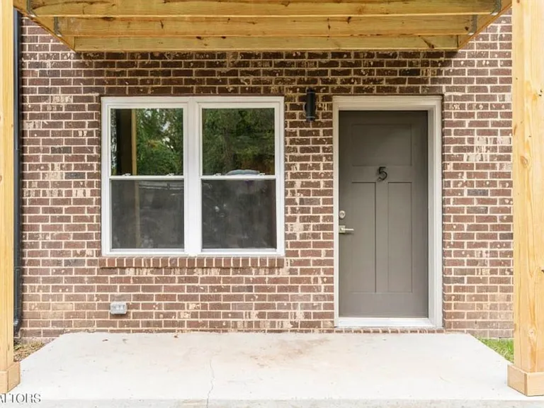811 Flanders Ln #4 — Photo 14