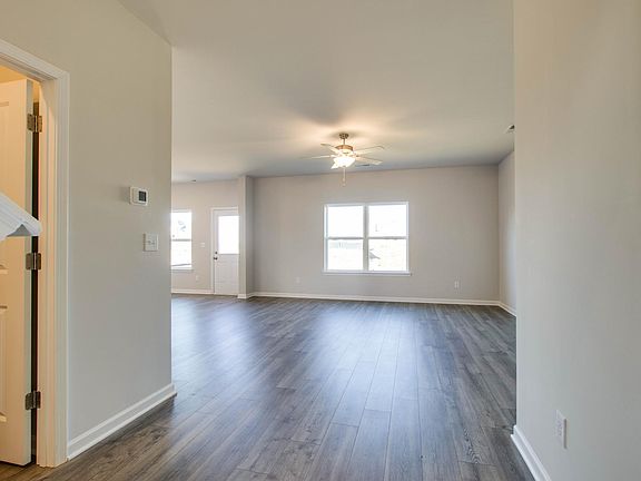 5th image of 2404 Alberto Dr