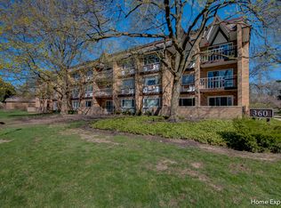 360 Claymoor Rd #3-A, Hinsdale, IL 60521