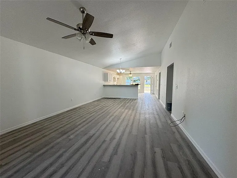 1112 Eden Dr — Photo 5