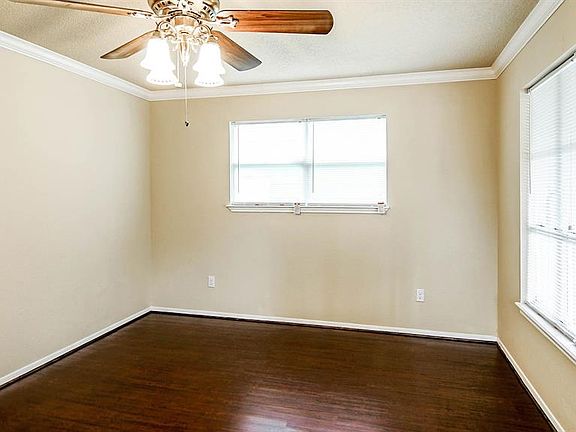 5th image of 1105 Fair Oaks Dr