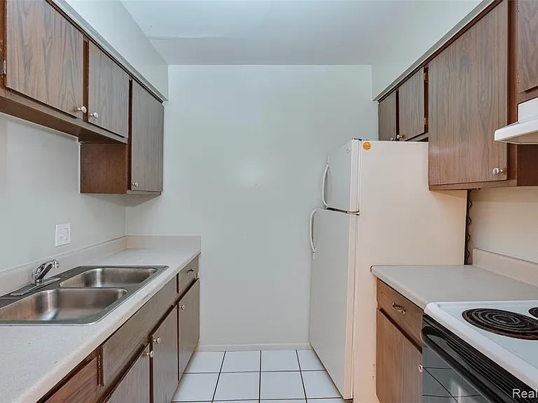 35281 Lewis St — Photo 18