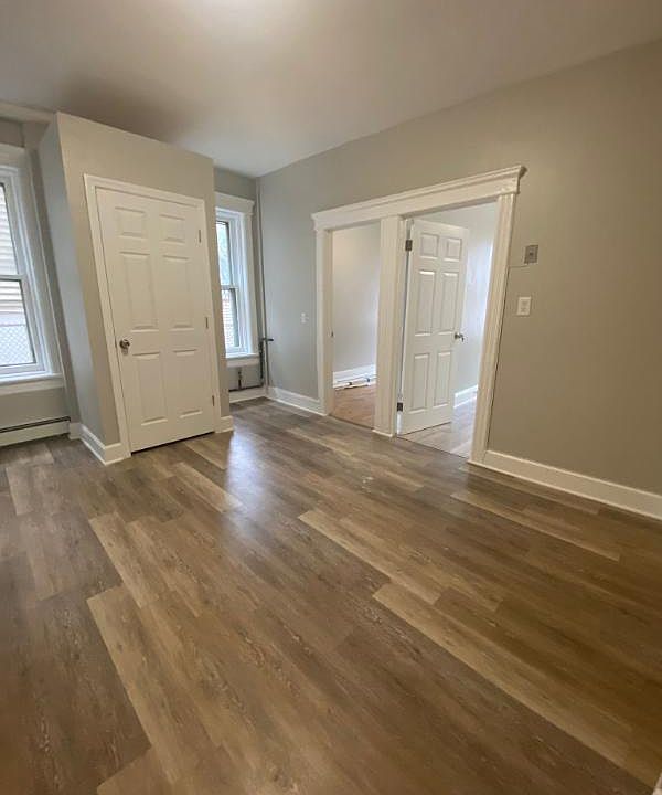 2nd image of 800 W 18th St #1