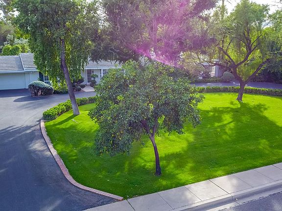 CIRCLE DRIVEWAY