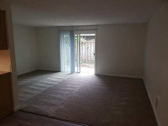 4th image of 29925 SW Montebello Dr