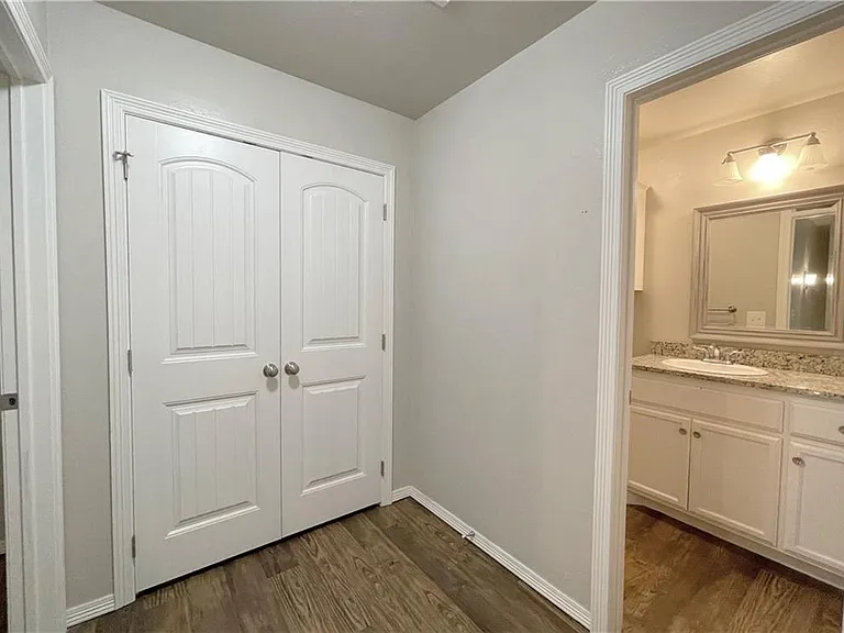 2127 Buena Vida Ln — Photo 33