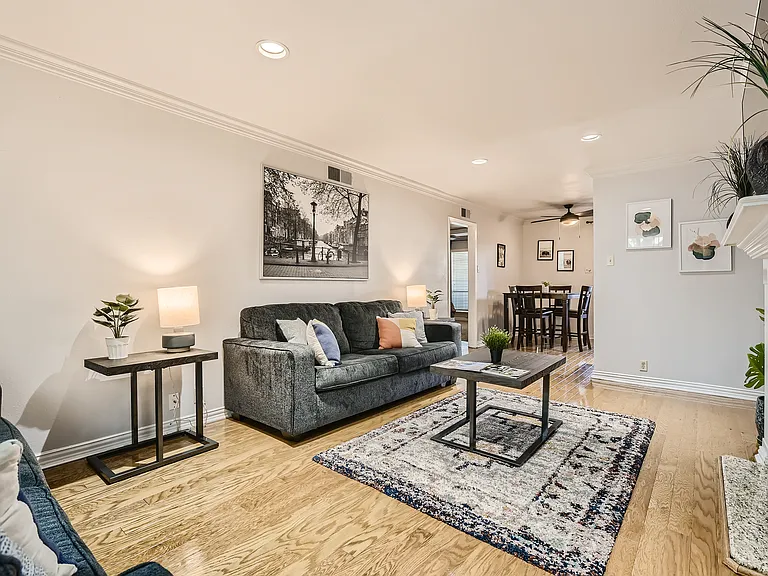 5226 Fleetwood Oaks Ave — Photo 2
