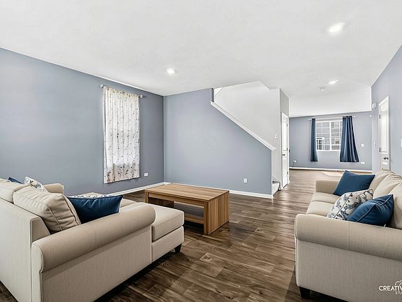 3rd image of 400 Cronin Blvd