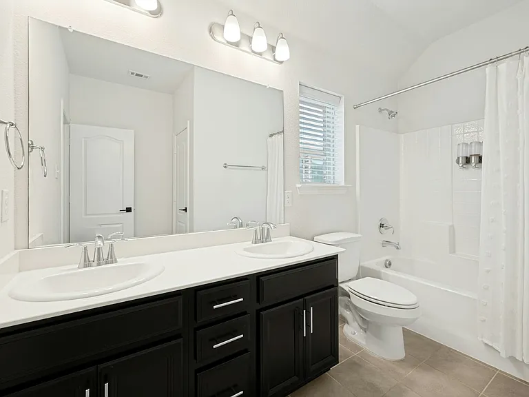 2125 Olivereta Dr — Photo 7