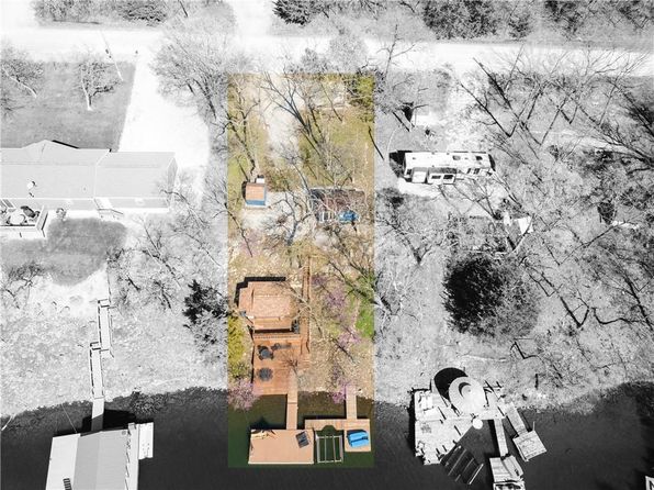 225 E Sugar Lake Dr, Mound City, KS 66056