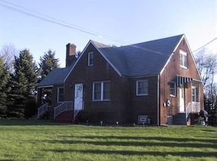 368 Saxonburg Rd, Butler, PA 16002