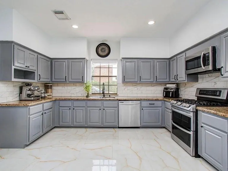 7826 Granite Ridge Ln — Photo 19