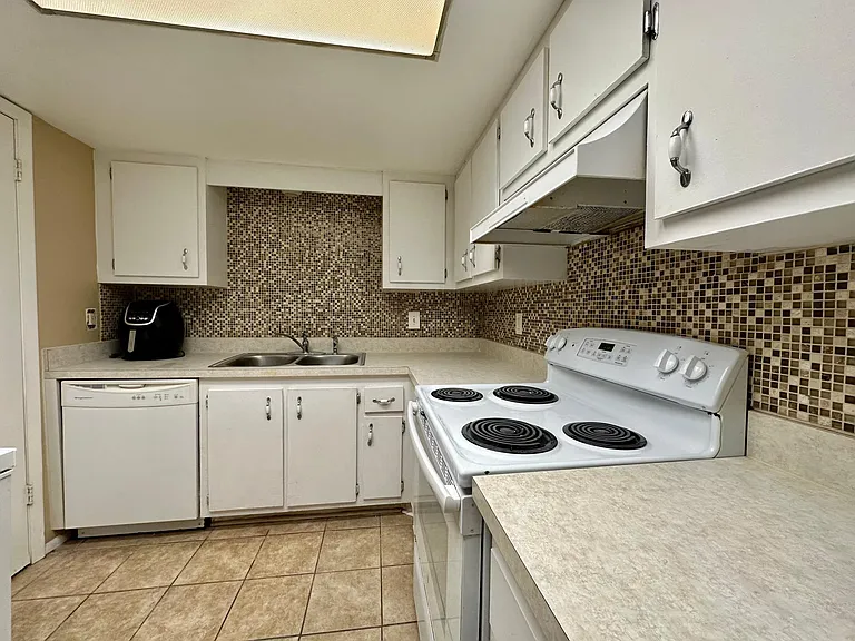 414 Banana Cay Dr #C — Photo 7