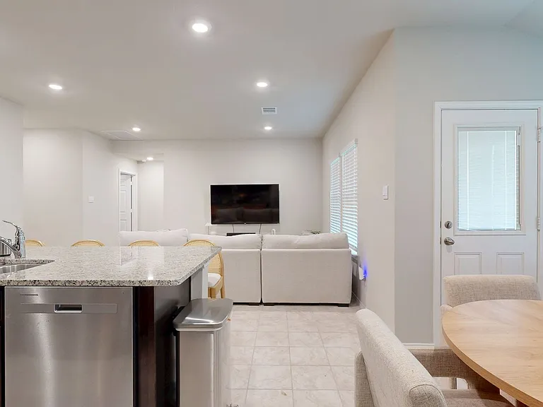 1212 Rolling Thunder Dr — Photo 23