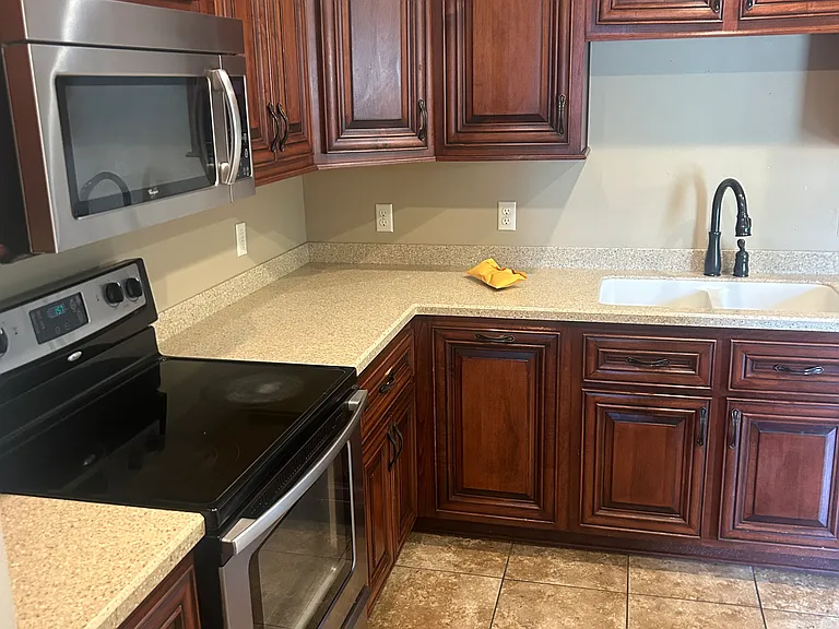 436 Silverstone Dr — Photo 7