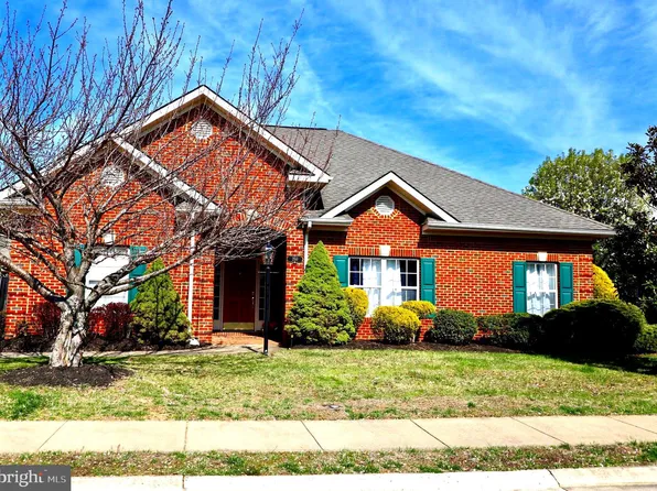 250 Carriage Chase Cir, Warrenton, VA 20186