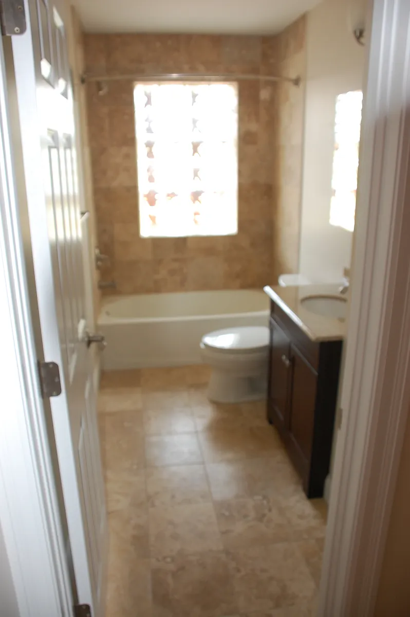 Building Photo - 712 S Brentwood Blvd #2E