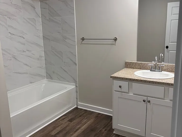 1324 S Main St — Photo 8