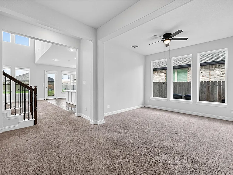 24419 Avanti Dr — Photo 8