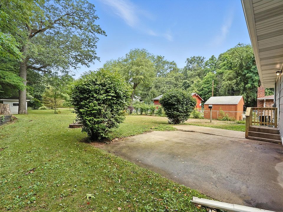 2584 Peach St, Portage, IN 46368 | Zillow