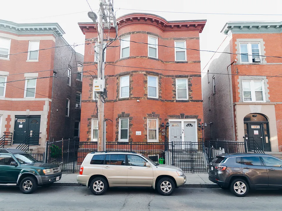 64 Charles St #1