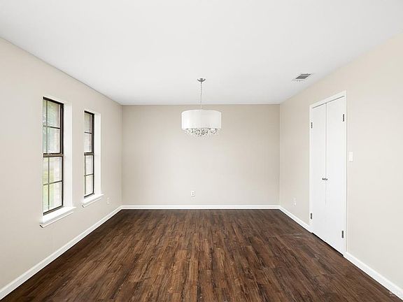 3rd image of 100 W Hibiscus Ave