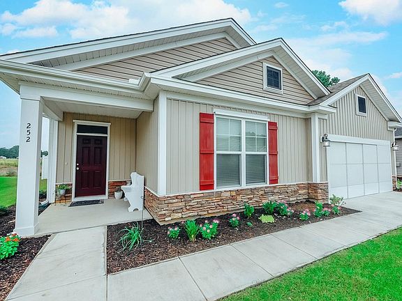 2nd image of 252 Red Maple Loop