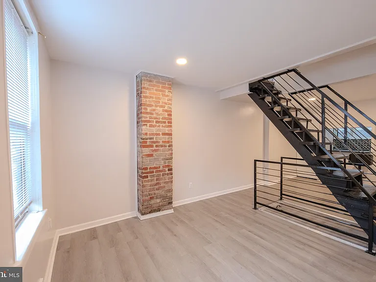 2924 Salmon St — Photo 6