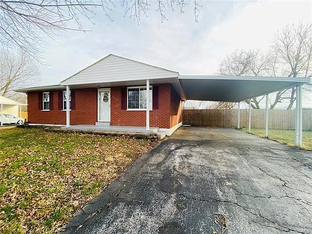 4214 Marigold Dr photo 1