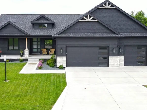 8252 NW 28th St, Ankeny, IA 50023