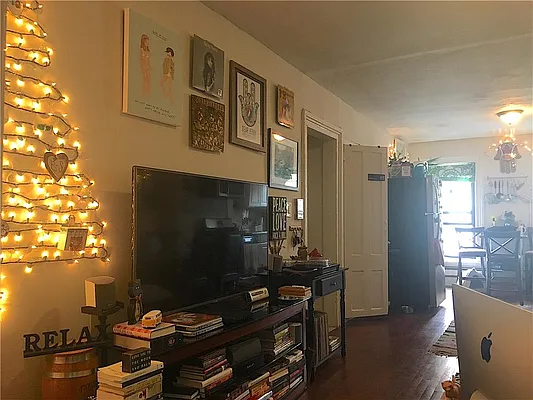 Rented by R New York | media 26