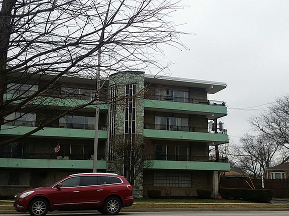 2nd image of 3140 W 99th St APT 1C