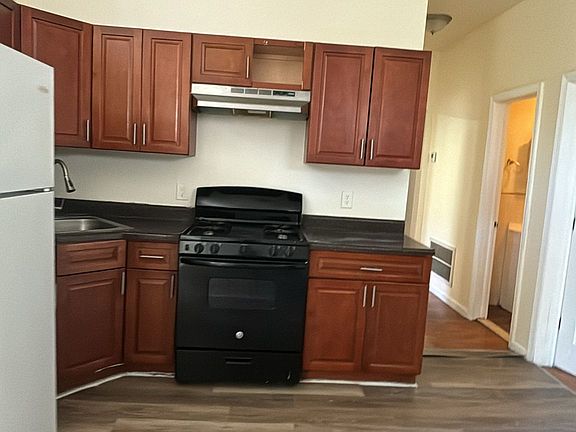 2nd image of 142 Chadwick Ave Floor 1