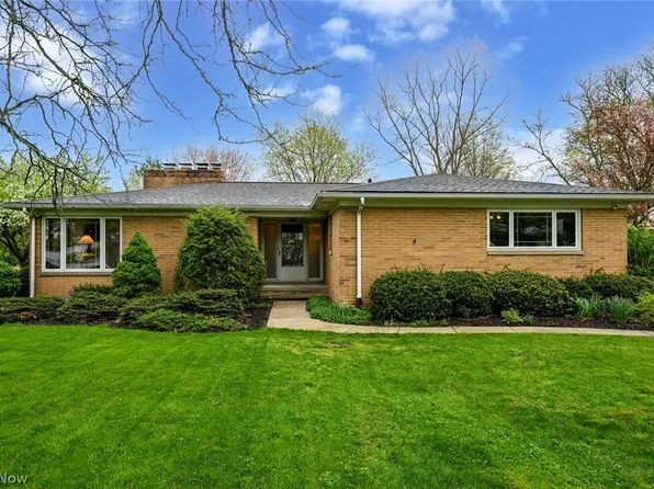 7619 Valley Vista Rd, Independence, OH 44131