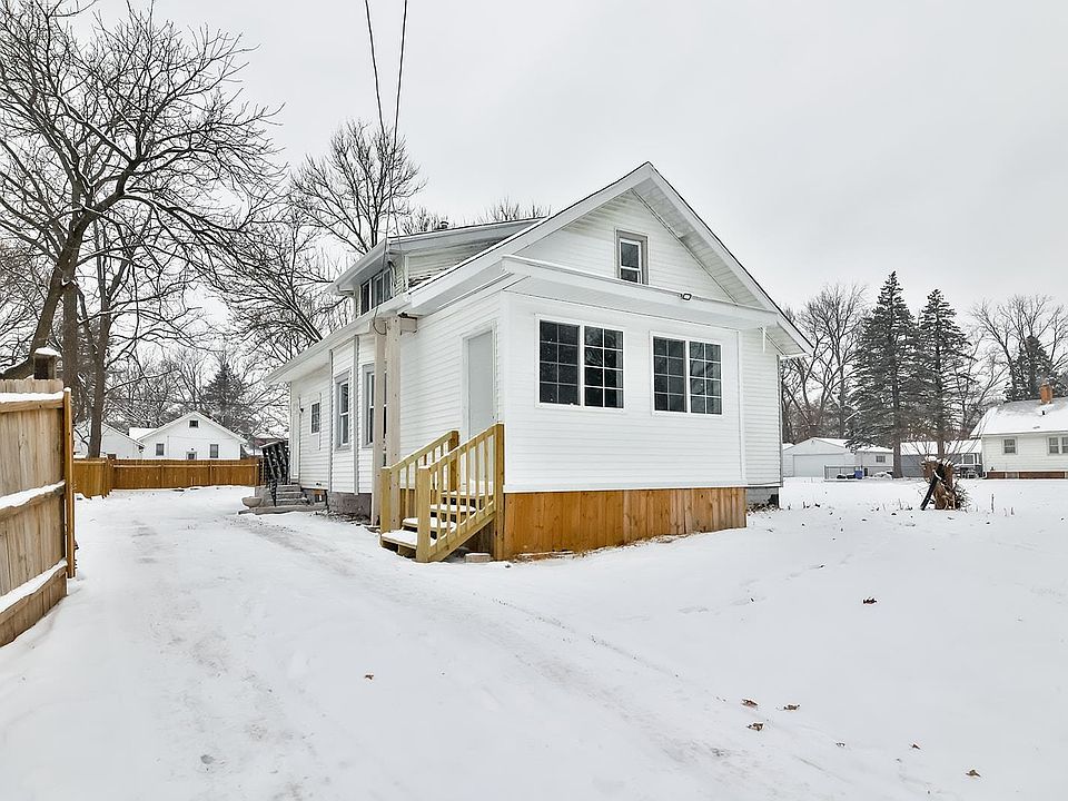 1st image of 122 N Day Ave