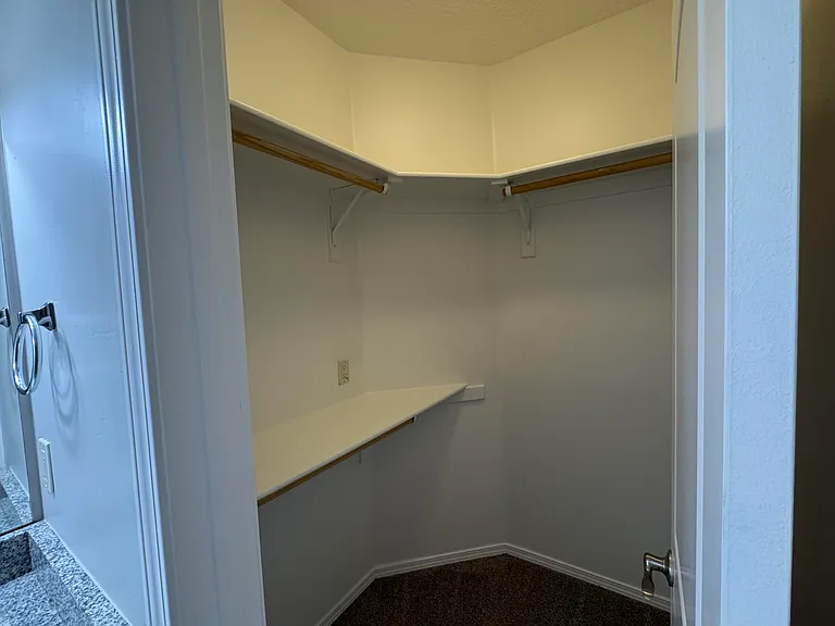 1619 Cheshire Ct NW — Photo 11