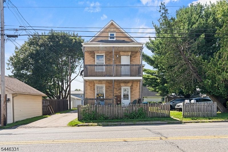 1st image of 1027 3Rd Ave