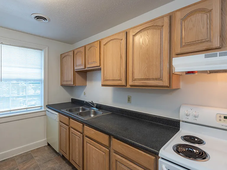 McGuire Park Apartments — Photo 8