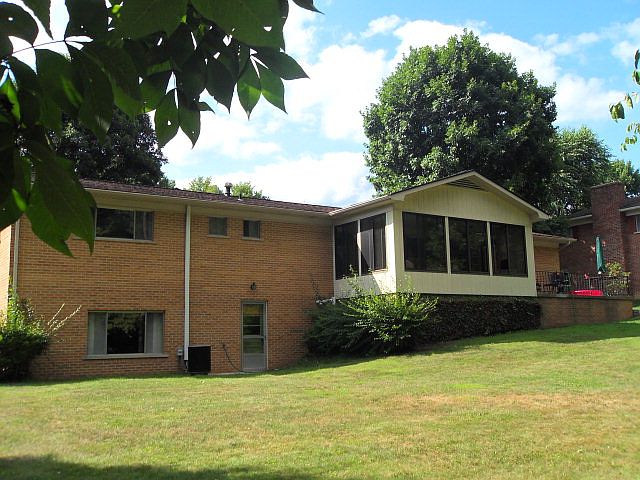 2nd image of 107 Emily St