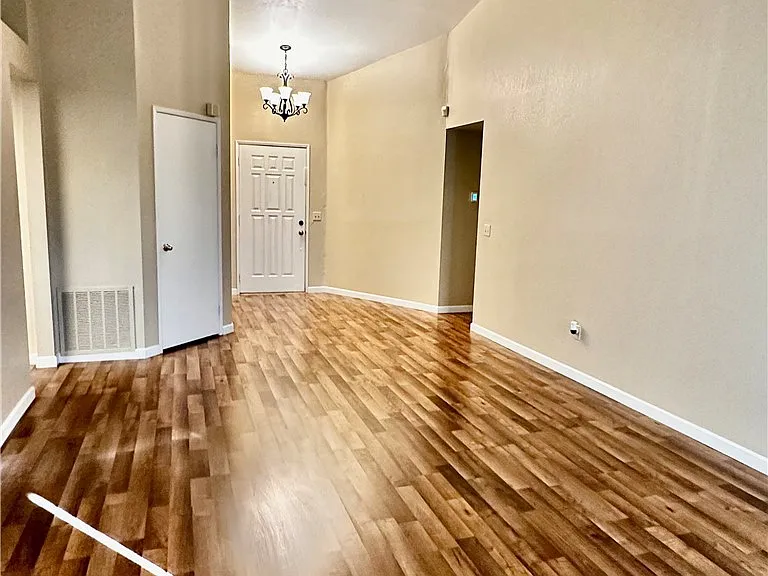 29267 Summerset Dr — Photo 3