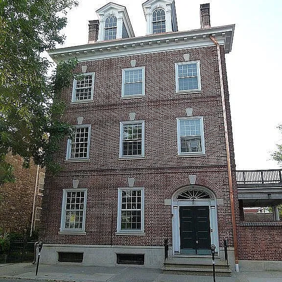 214 Spring Garden St #PENTHOUSE — Photo 1
