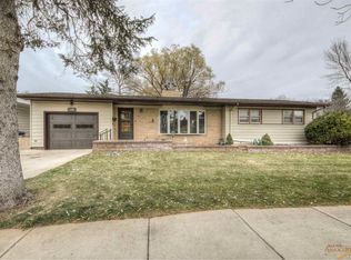 3012 Tomahawk Dr, Rapid City, SD 57702