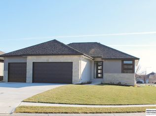 12723 Scott St, Omaha, NE 68142