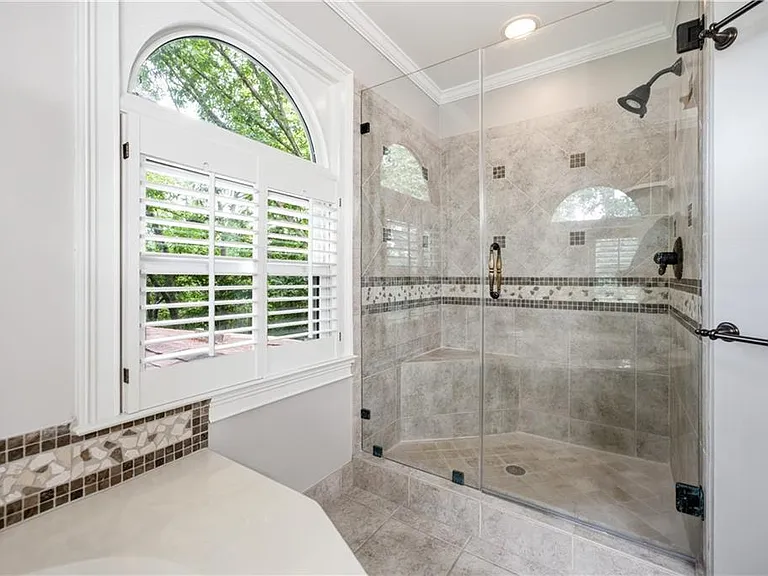 5525 Hampstead Way — Photo 35