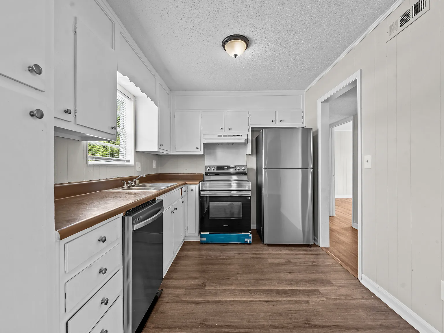 2 bed, $925 — Photo 3