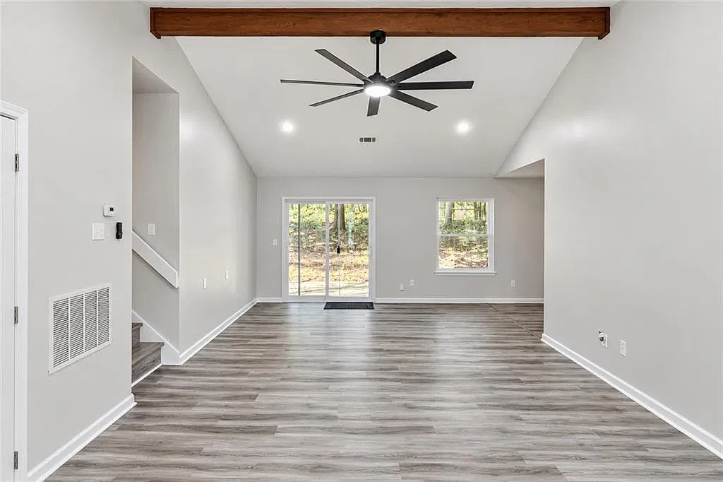 3 bed, 2.0 bath, 1455 sqft, $1,935 — Photo 4