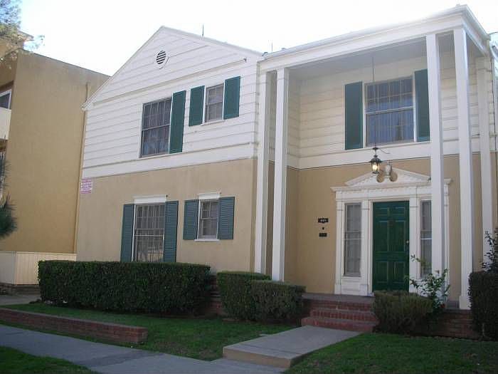 Kelton apt bldg exterior