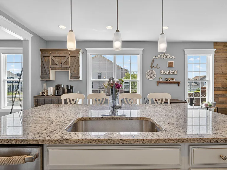 980 Basswood Dr — Photo 18