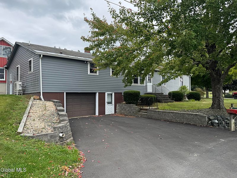 2nd image of 474 Groveside Road